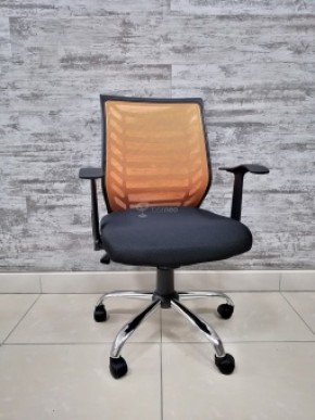 Кресло Barneo K-138 для персонала (черная ткань оранжевая сетка) в Нытве - nytva.mebel-74.com | фото